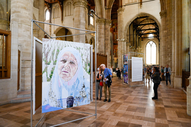 United in loss; in A Crushed Image (20 years after Srebrenica), Stroom Den Haag, 2015